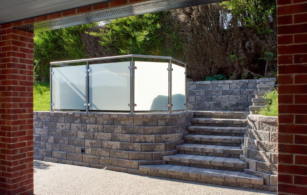 Landscaped level changes and external circulation